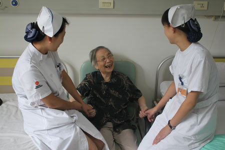 术后李阿婆感激东吴医务人员