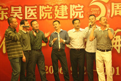 一首《爱拼才会赢》，现场观众快hold不住啦！